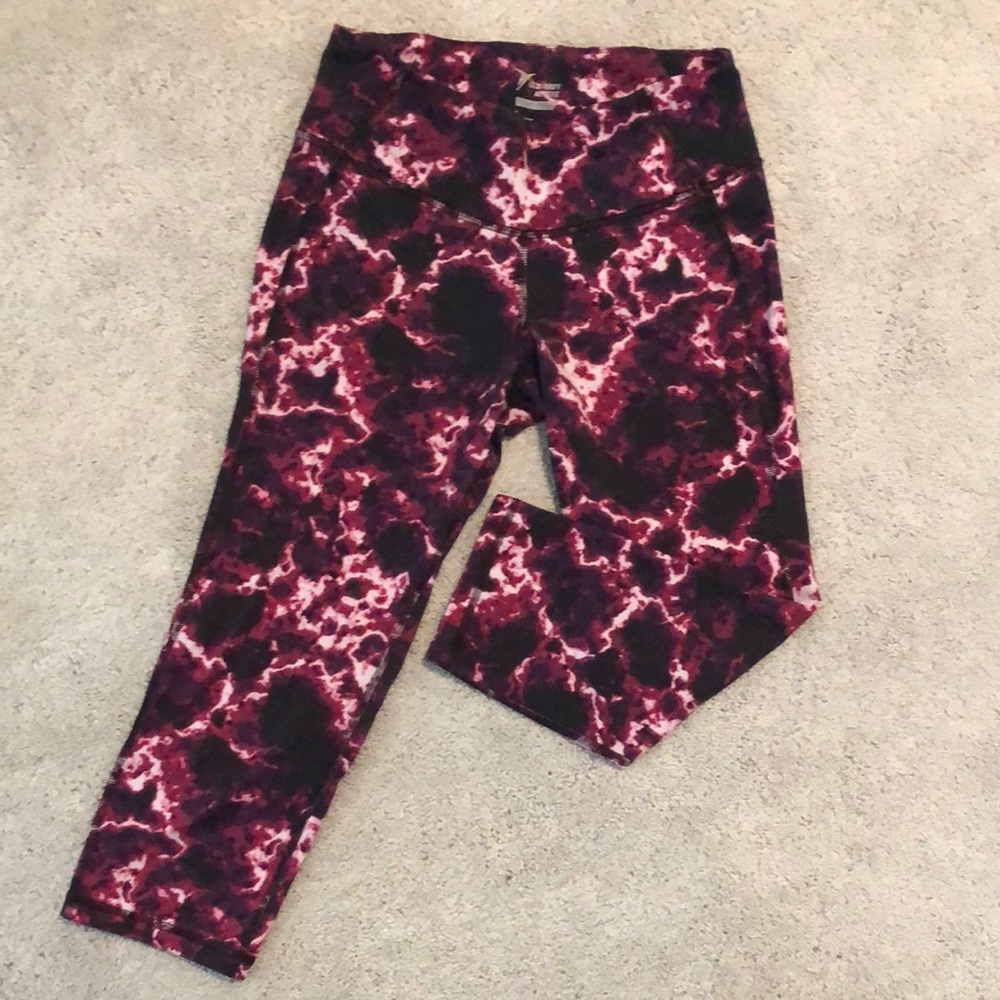 Old Navy size medium cropped exercise leggings